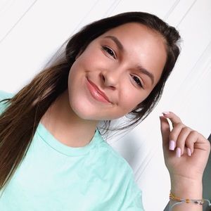 Meet your Posher, Carly